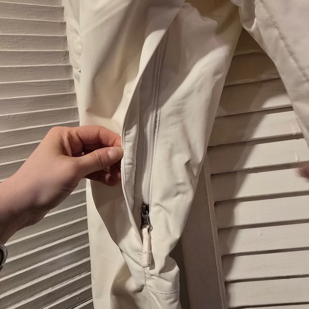 The North Face Women's Cream Snow Pants - Picture 3 of 11